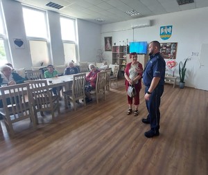 Policjanci na debacie z seniorami