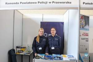 Policjanci na Targach Pracy