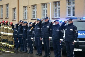 Przeworscy policjanci i strażacy uczcili śmierć swojego kolegi, tragicznie zmarłego policjanta.