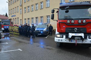 Przeworscy policjanci i strażacy uczcili śmierć swojego kolegi, tragicznie zmarłego policjanta.