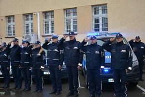 Przeworscy policjanci i strażacy uczcili śmierć swojego kolegi, tragicznie zmarłego policjanta.