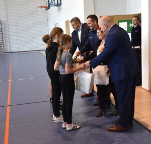 Uroczyste rozdanie i wręczenie naród dla zwycięskich drużyn