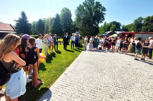 Rozpoczęcie i przywitanie dzieci przez burmistrza