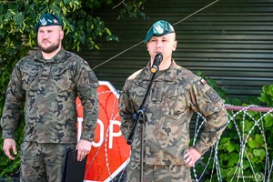 Policjanci podczas wspólnych ćwiczeń z wojskiem