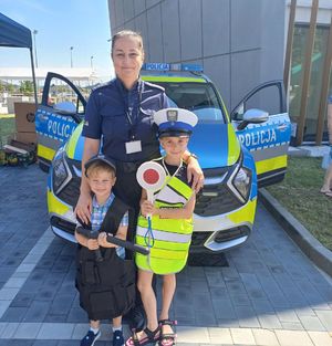 Wspólne zdjęcie z policjantem