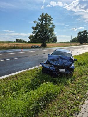 Zdjęcia samochód volvo i bmw oraz ich uszkodzen
