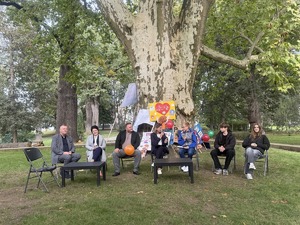 Policjanci uczestniczą w marszu przeciwko krzywdzeniu dzieci