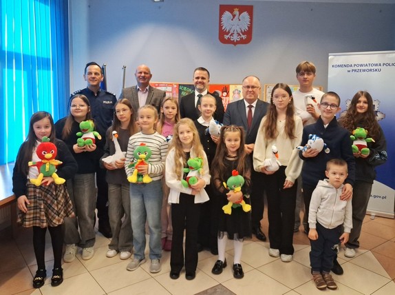 Zdjęcie z rozdania nagród dla dzieci