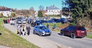 Policjanci podczas działań związanych ze Świętem Zmarłych