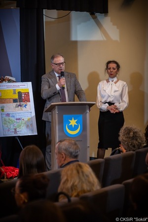 Uczestniczy konferencji podczas prelekcji