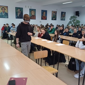 Młodzież podczas debaty