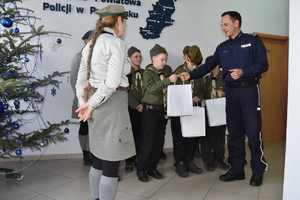 Przekazanie Betlejemskiego Światełka Pokoju od harcerzy