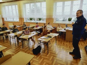 Dzielnicowi podczas spotkań z dziećmi i młodzieżą