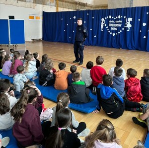 Dzielnicowi podczas spotkań z dziećmi i młodzieżą