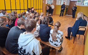 Dzielnicowi podczas spotkań z dziećmi i młodzieżą