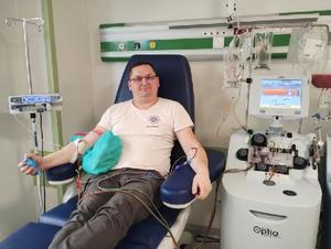 Policjant oddający szpik