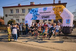 Uczestnicy podczas biegu