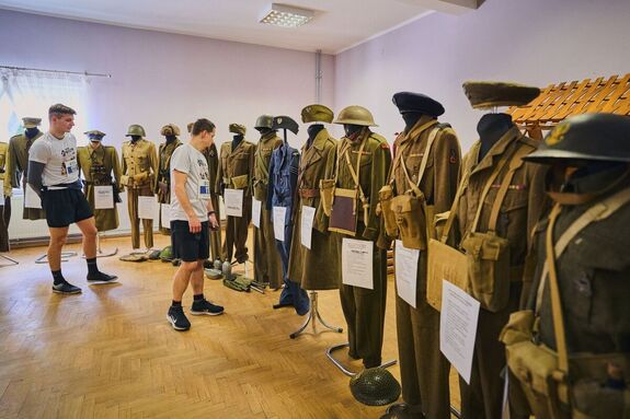 Wystawa umundurowania wojskowego