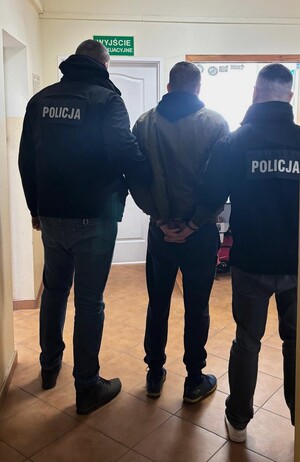 Policjanci z zatrzymany 31- latkem