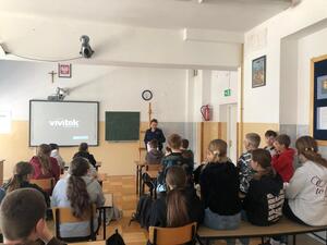 Przeworscy policjanci na pogadance w szkole