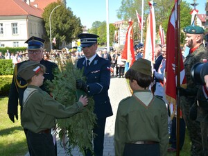 Uroczyste obchody uchwalenia Konstytucji 3 Maja w Przeworsku z udziałem przeworskich funkcjonariuszy