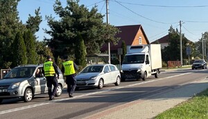 Wspólne działania Policji i SOK na przejazdach kolejowych