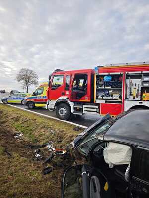 Miejsce zdarzenia drogowego oraz uszkodzenia pojazdu Citroen